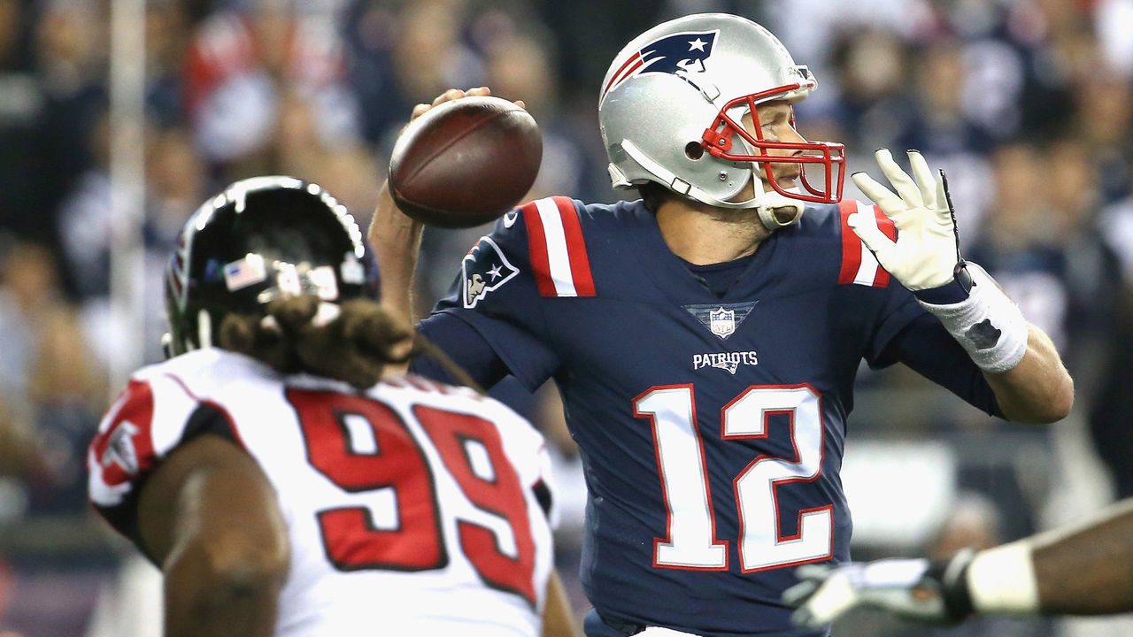 FOXBORO, MA - OCTOBER 22: Tom Brady #12 of the New England Patriots throws during the first quarter of a game against the Atlanta Falcons at Gillette Stadium on October 22, 2017 in Foxboro, Massachusetts.