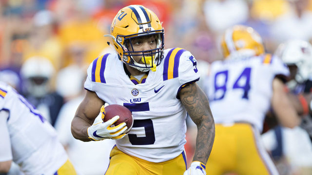 BATON ROUGE, LA - OCTOBER 14: Derrius Guice #5 of the LSU Tigers runs the ball during a game against the Auburn Tigers at Tiger Stadium on October 14, 2017 in Baton Rouge, Louisiana. The LSU defeated the Auburn 27-23.