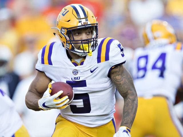BATON ROUGE, LA - OCTOBER 14: Derrius Guice #5 of the LSU Tigers runs the ball during a game against the Auburn Tigers at Tiger Stadium on October 14, 2017 in Baton Rouge, Louisiana. The LSU defeated the Auburn 27-23.
