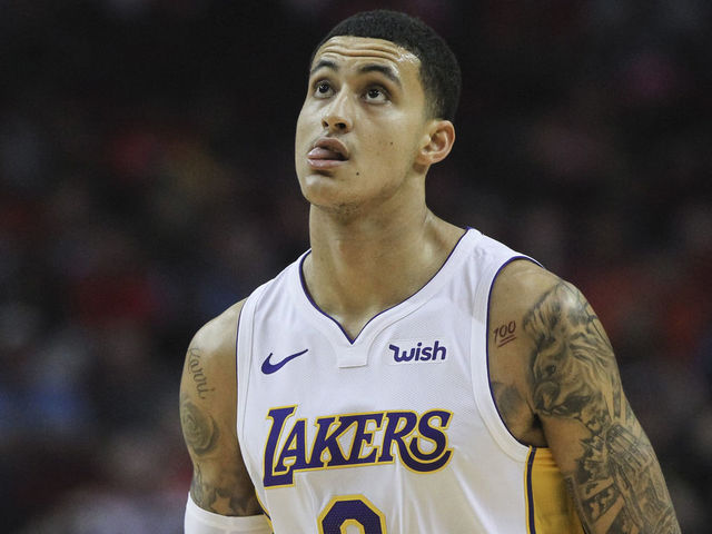 Lakers win despite shooting under 15 percent from free-throw line