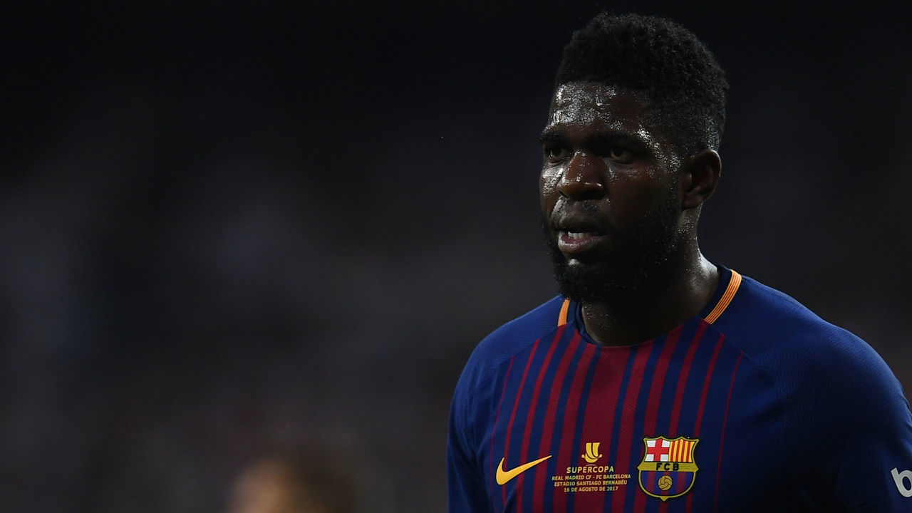 Barcelona's French defender Samuel Umtiti looks on during the second leg of the Spanish Supercup football match Real Madrid vs FC Barcelona at the Santiago Bernabeu stadium in Madrid, on August 16, 2017. / AFP PHOTO / GABRIEL BOUYS
