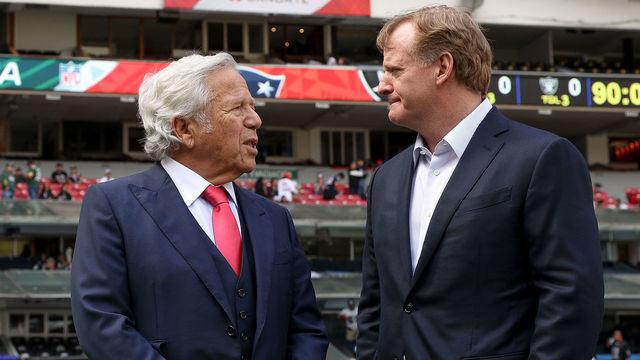 MEXICO CITY, MEXICO - NOVEMBER 19: New England Patriots owner Robert Kraft talks with NFL Commissioner Roger Goodell prior to the game between the New England Patriots and the Oakland Raiders at Estadio Azteca on November 19, 2017 in Mexico City, Mexico.