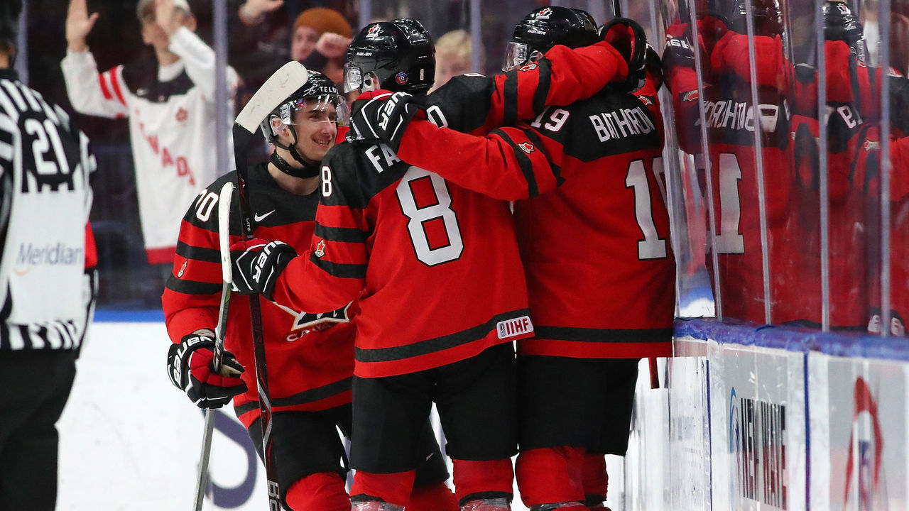 BUFFALO, NY - JANUARY 4: Drake Batherson #19 of Canada celebrates his third goal for a hat trick against Czech Republic in the second period during the IIHF World Junior Championship at KeyBank Center on January 4, 2018 in Buffalo, New York.