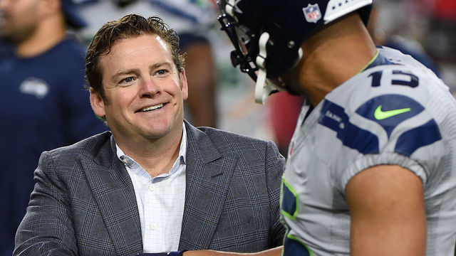 GLENDALE, AZ - OCTOBER 23: Seattle Seahawks general manager John Schneider shakes hands with against the Seattle Seahawks wide receiver Jermaine Kearse #15 prior to the NFL game against the Arizona Cardinals at University of Phoenix Stadium on October 23, 2016 in Glendale, Arizona.