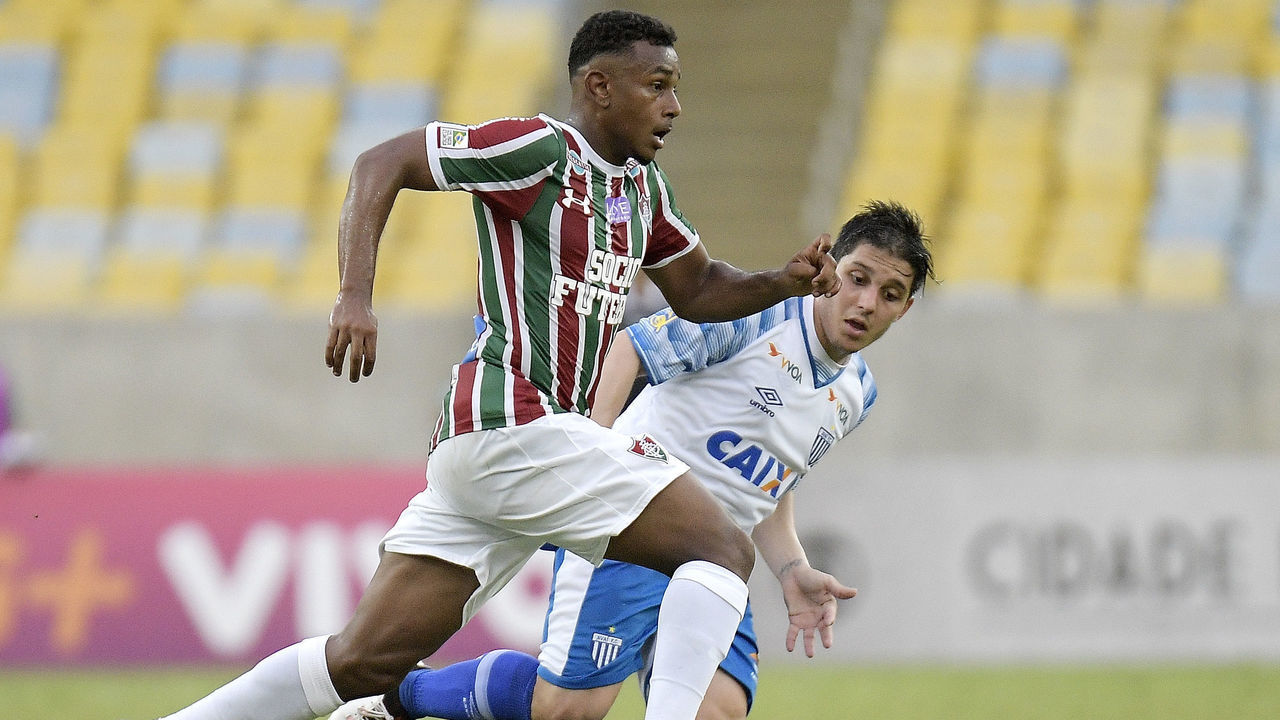 RIO DE JANEIRO, BRAZIL - OCTOBER 15: Wendel of Fluminense runs with the ball during the match between Fluminense and Avai as part of Brasileirao Series A 2017 at Maracana Stadium on October 15, 2017 in Rio de Janeiro, Brazil.