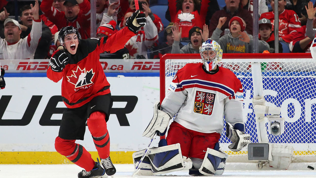 BUFFALO, NY - JANUARY 4: Drake Batherson #19 of Canada celebrates after scoring on Josef Korenar #30 of Czech Republic during the IIHF World Junior Championship at KeyBank Center on January 4, 2018 in Buffalo, New York. Canada beat the Czech Republic 7-2.