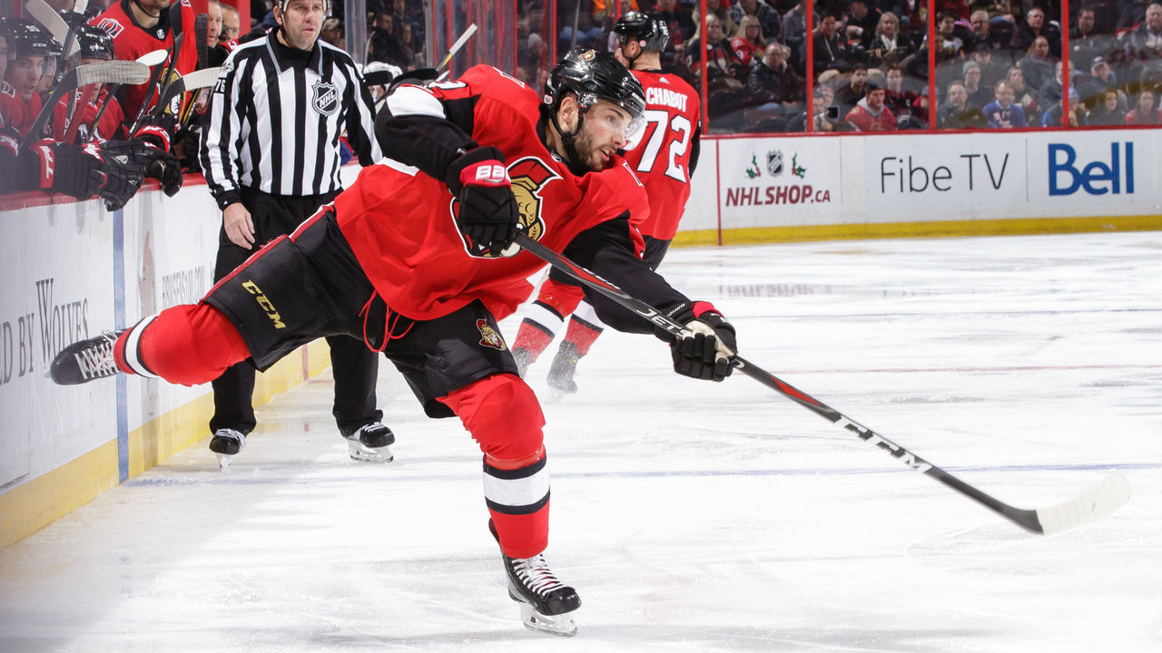 OTTAWA, ON - DECEMBER 4: Derick Brassard #19 of the Ottawa Senators shoots the puck against the New York Rangers at Canadian Tire Centre on December 4, 2017 in Ottawa, Ontario, Canada.