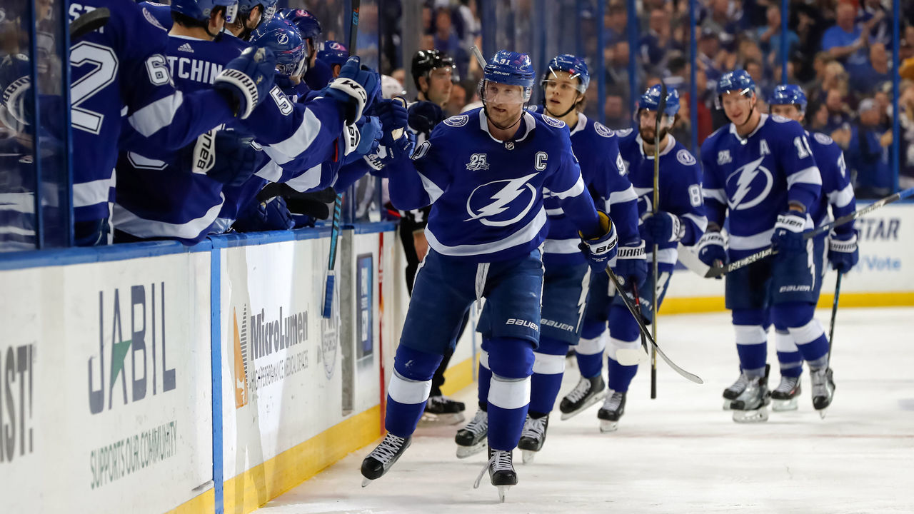 TAMPA, FL - DECEMBER 28: Steven Stamkos #91 of the Tampa Bay Lightning celebrates his second goal of the game against the Montreal Canadiens during the third period at Amalie Arena on December 28, 2017 in Tampa, Florida.