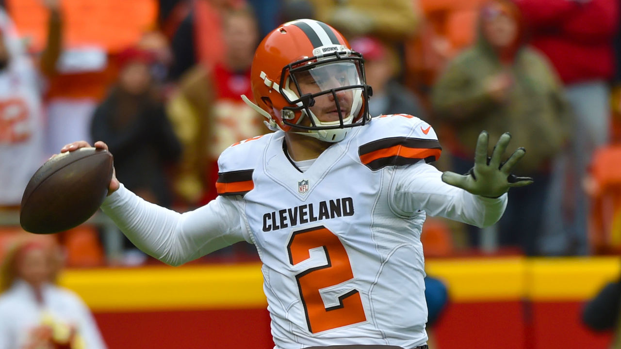 KANSAS CITY, MO - DECEMBER 27: Johnny Manziel #2 of the Cleveland Browns throws a pass at Arrowhead Stadium during the first quarter of the game on December 27, 2015 in Kansas City, Missouri.