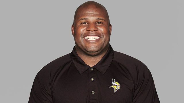 MINNEAPOLIS - 2008: Eric Bieniemy of the Minnesota Vikings poses for his 2008 NFL headshot at photo day in Minneapolis, Minnesota.