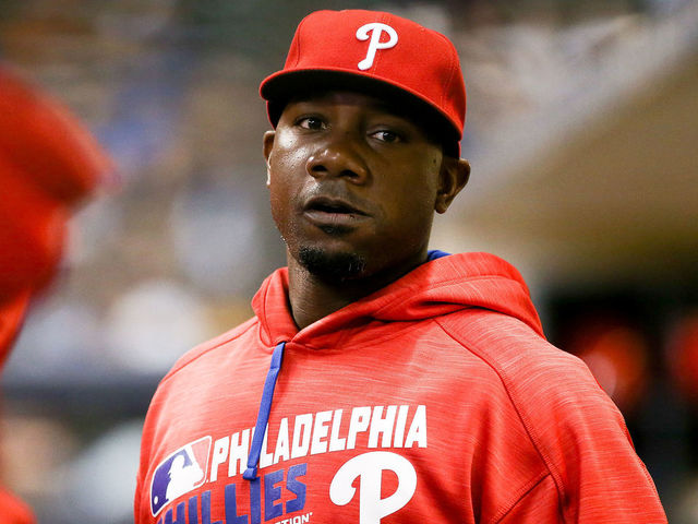 Ryan Howard signs minor league contract with Braves