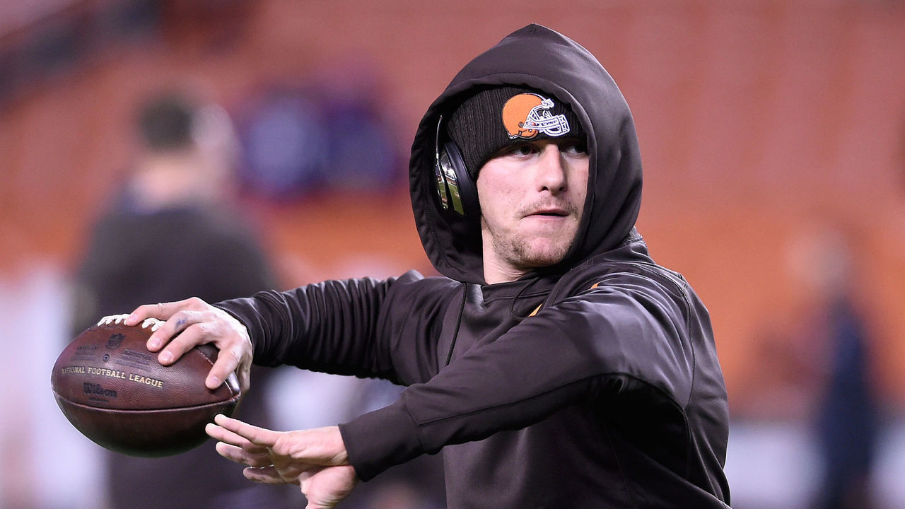 CLEVELAND, OH - NOVEMBER 30: Johnny Manziel #2 of the Cleveland Browns warms up prior to the game against the Baltimore Ravens at FirstEnergy Stadium on November 30, 2015 in Cleveland, Ohio.