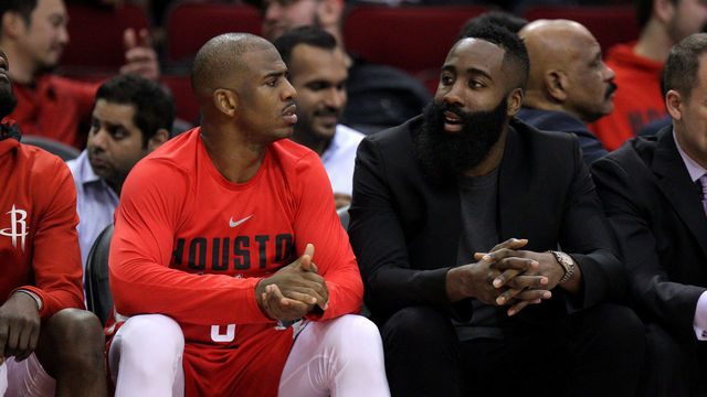 Chris Paul calls out ref after tech: 'You the man. That's who they pay to see'