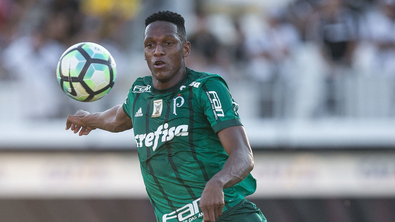 CAMPINAS, BRAZIL - JUNE 25: Yerry Mina #26 of Palmeiras in action during the match between Ponte Preta and Palmeiras as a part of Campeonato Brasileiro 2017 at Moises Lucarelli Stadium on June 25, 2017 in Campinas, Brazil.