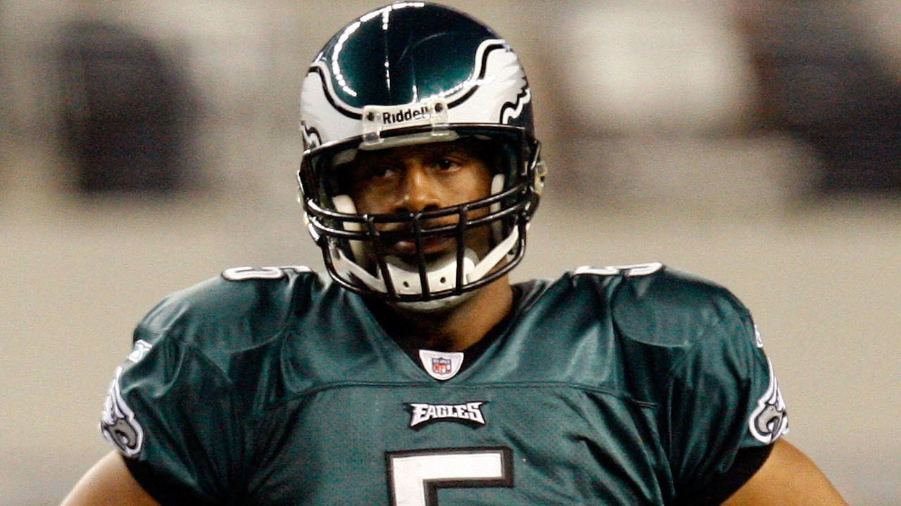 ARLINGTON, TX - JANUARY 03: Quarterback Donovan McNabb #5 of the Philadelphia Eagles reacts during a 24-0 loss against the Dallas Cowboys at Cowboys Stadium on January 3, 2010 in Arlington, Texas.