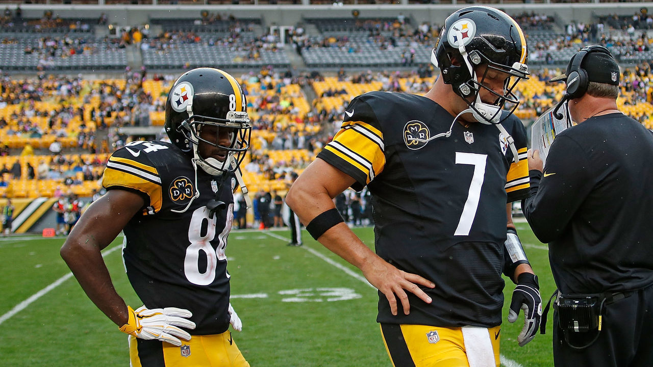 PITTSBURGH, PA - OCTOBER 08: Ben Roethlisberger #7 of the Pittsburgh Steelers and Antonio Brown #84 walk off the field in the fourth quarter during the game against the Jacksonville Jaguars at Heinz Field on October 8, 2017 in Pittsburgh, Pennsylvania.