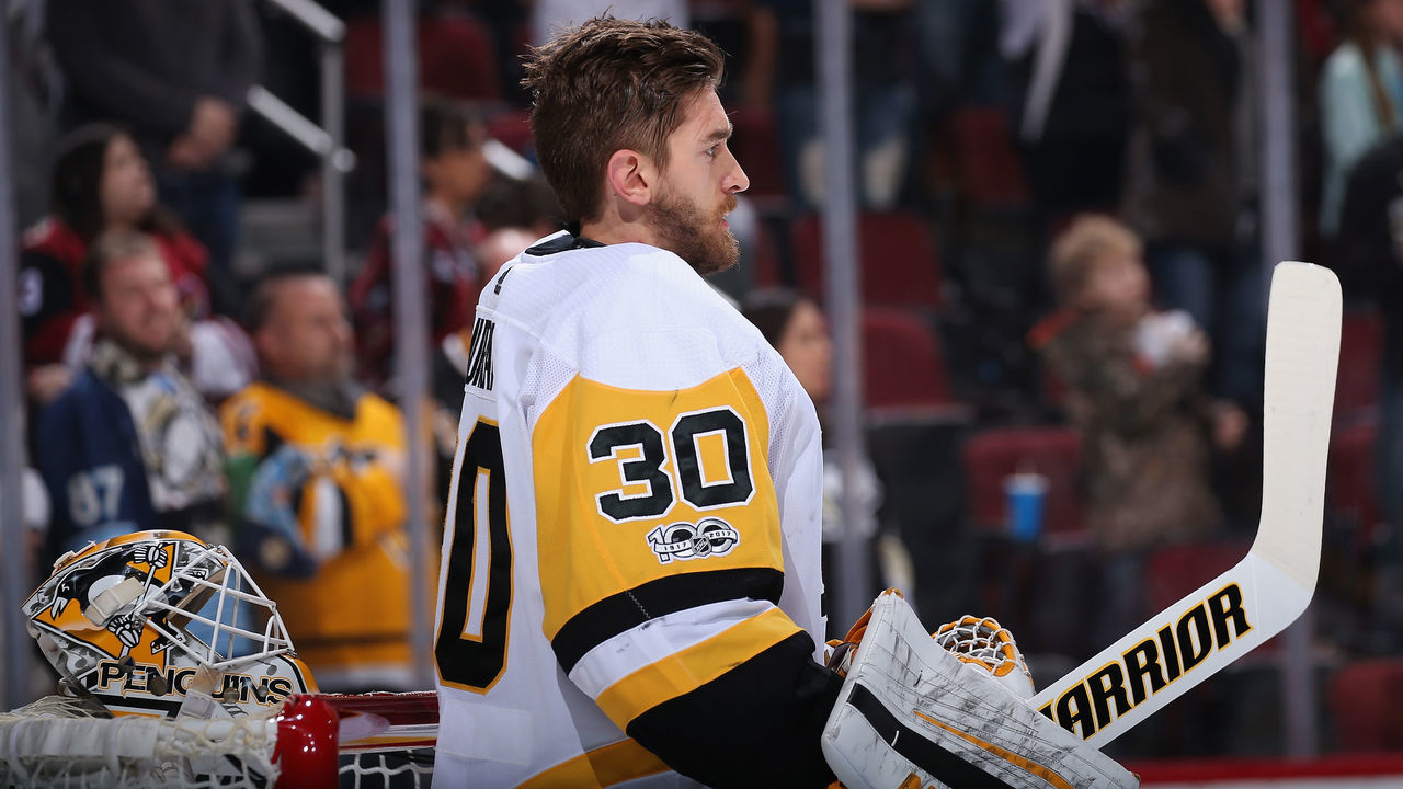 GLENDALE, AZ - DECEMBER 16: Goaltender Matt Murray #30 of the Pittsburgh Penguins before the NHL game against the Arizona Coyotes at Gila River Arena on December 16, 2017 in Glendale, Arizona. The Penguins defeated the Coyotes 4-2.