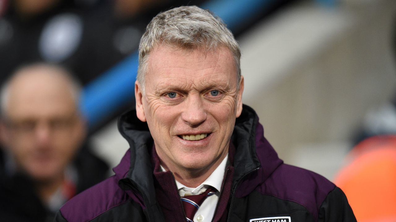 West Ham United's Scottish manager David Moyes is seen at the English Premier League football match between Huddersfield Town and West Ham United at the John Smith's stadium in Huddersfield, northern England on January 13, 2018. / AFP PHOTO / Oli SCARFF /