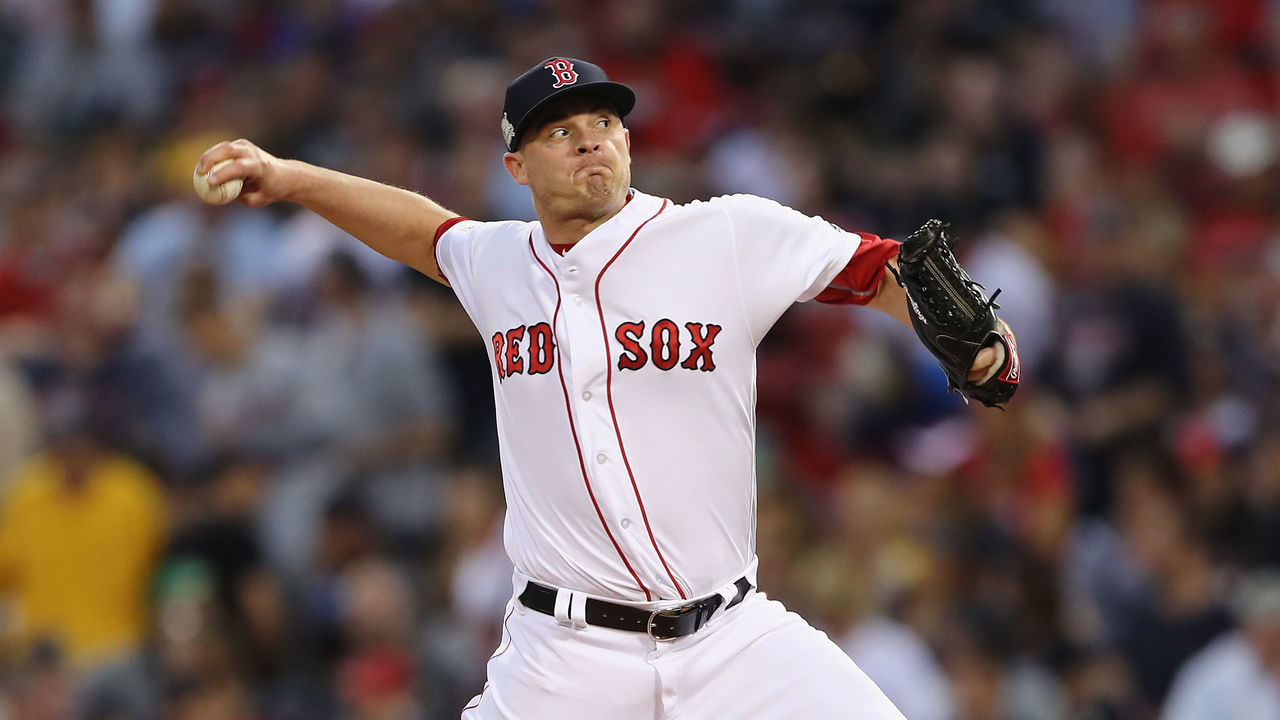 BOSTON, MA - OCTOBER 08: Addison Reed #43 of the Boston Red Sox throws a pitch in the eighth inning against the Houston Astros during game three of the American League Division Series at Fenway Park on October 8, 2017 in Boston, Massachusetts.