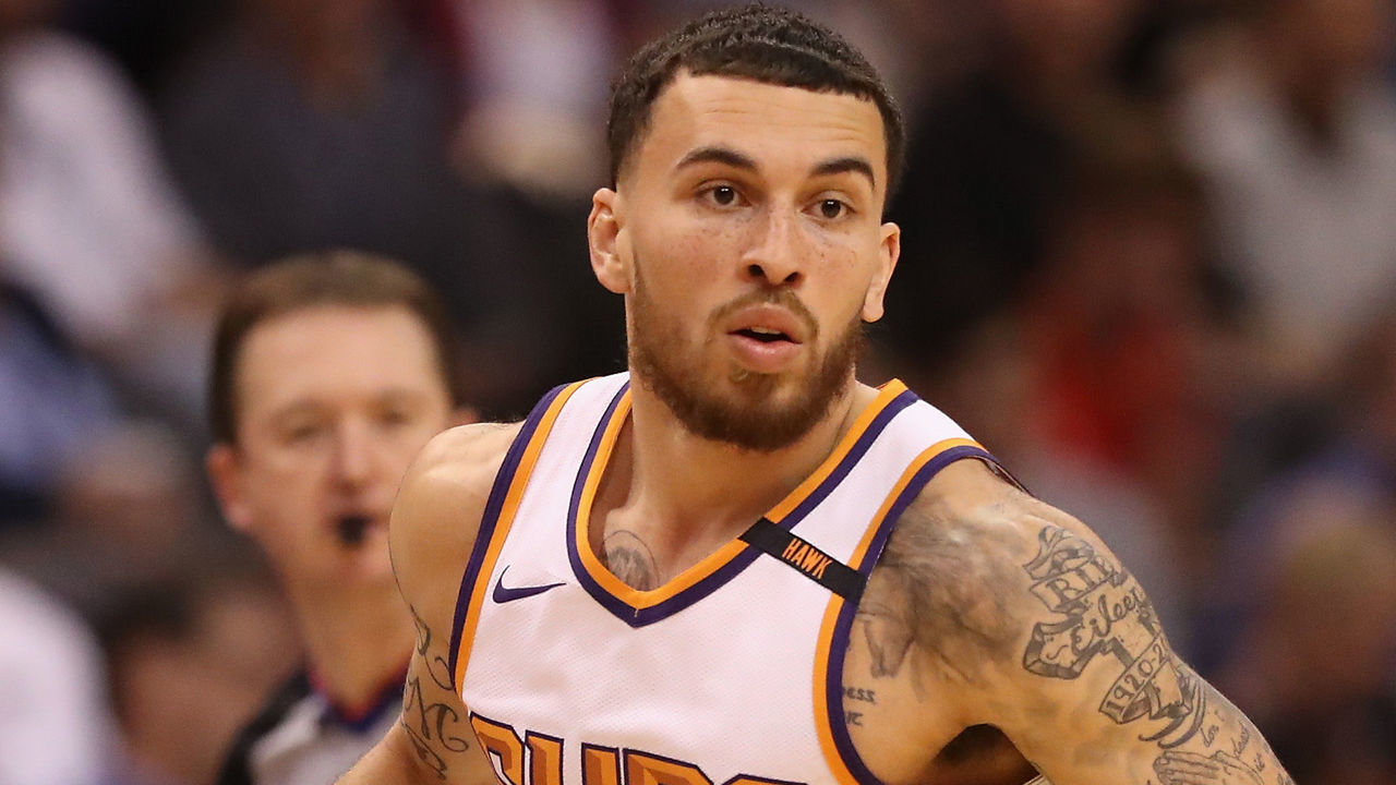 PHOENIX, AZ - NOVEMBER 16: Mike James #55 of the Phoenix Suns handles the ball against the Phoenix Suns during the second half of the NBA game at Talking Stick Resort Arena on November 16, 2017 in Phoenix, Arizona.