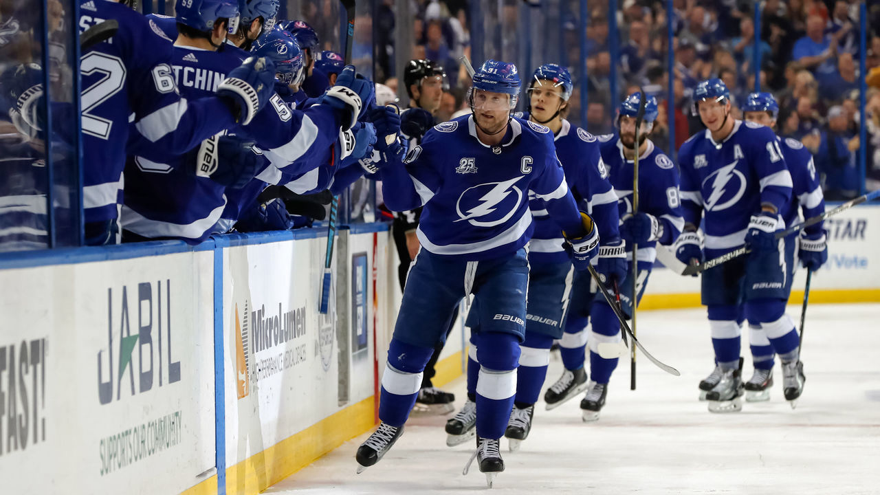 TAMPA, FL - DECEMBER 28: Steven Stamkos #91 of the Tampa Bay Lightning celebrates his second goal of the game against the Montreal Canadiens during the third period at Amalie Arena on December 28, 2017 in Tampa, Florida.