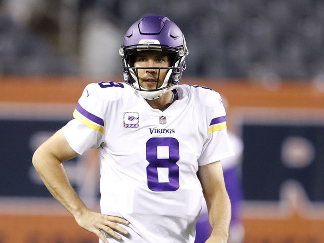 CHICAGO, IL - OCTOBER 09: Quarterback Sam Bradford #8 of the Minnesota Vikings warms up prior to the game against the Chicago Bears at Soldier Field on October 9, 2017 in Chicago, Illinois.