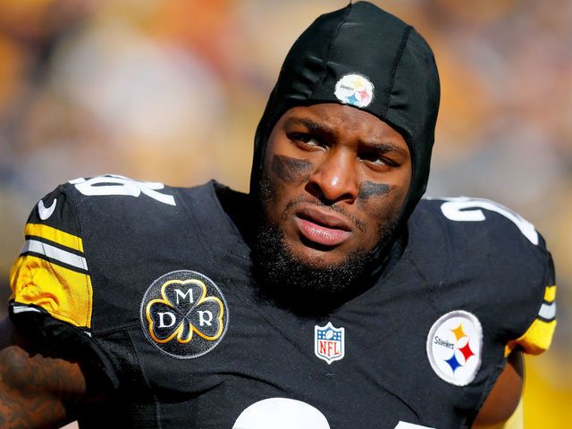 PITTSBURGH, PA - JANUARY 14: Le'Veon Bell #26 of the Pittsburgh Steelers looks on against the Jacksonville Jaguars during the first half of the AFC Divisional Playoff game at Heinz Field on January 14, 2018 in Pittsburgh, Pennsylvania.