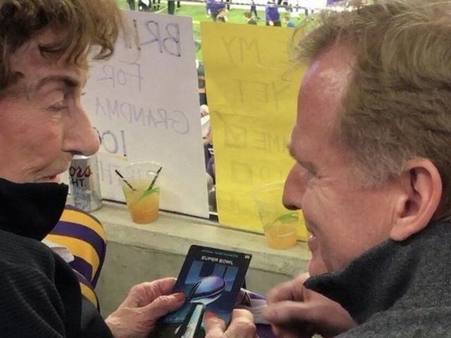 Goodell surprises 99-year-old Vikings fan with Super Bowl tickets
