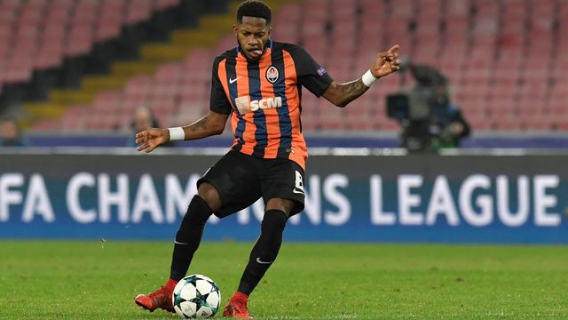 Shakhtar Donetsk's Brazilian midfielder Fred controls the ball during the UEFA Champions League Group F football match Napoli vs Shakhtar Donetsk on November 21, 2017 at the San Paolo stadium in Naples. / AFP PHOTO / Andreas SOLARO