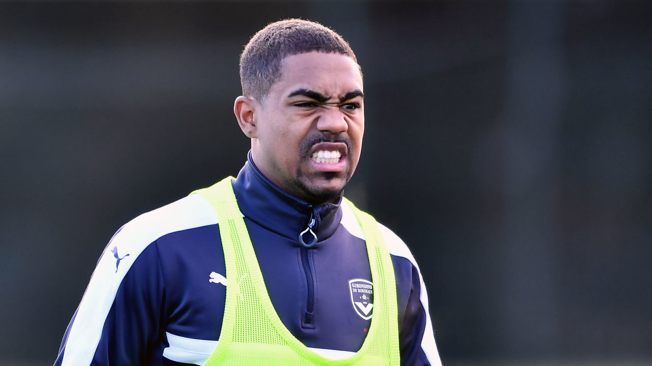 Bordeaux's Brazilian forward Malcom reacts during a training session on January 11, 2018 at the Haillan training centre near Bordeaux, southwestern France. / AFP PHOTO / NICOLAS TUCAT