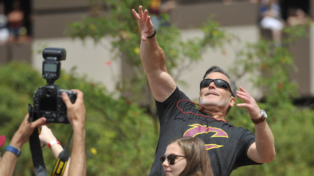 Report: Dan Gilbert reluctant to move Nets pick at trade deadline