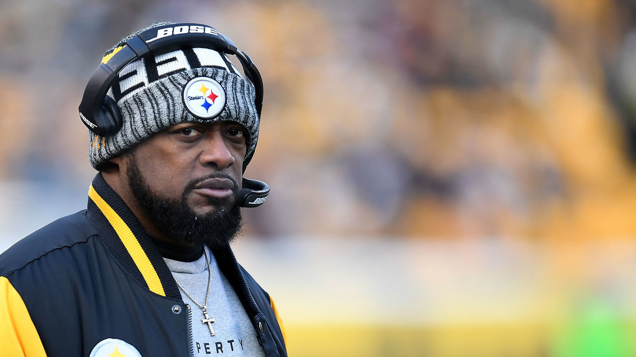 PITTSBURGH, PA - DECEMBER 31: Head coach Mike Tomlin of the Pittsburgh Steelers looks on from the sidelines in the second quarter during the game against the Cleveland Browns at Heinz Field on December 31, 2017 in Pittsburgh, Pennsylvania.