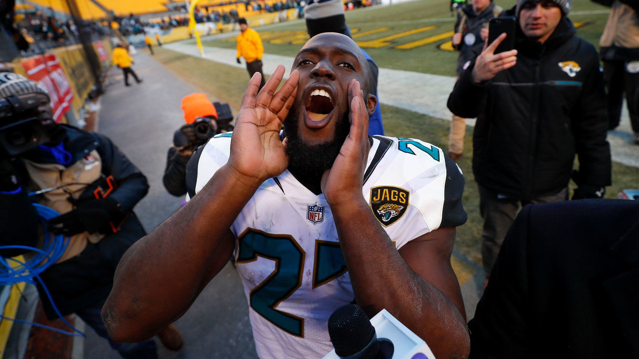 PITTSBURGH, PA - JANUARY 14: Leonard Fournette #27 of the Jacksonville Jaguars celebrates after defeating the Pittsburgh Steelers in the AFC Divisional Playoff game at Heinz Field on January 14, 2018 in Pittsburgh, Pennsylvania.