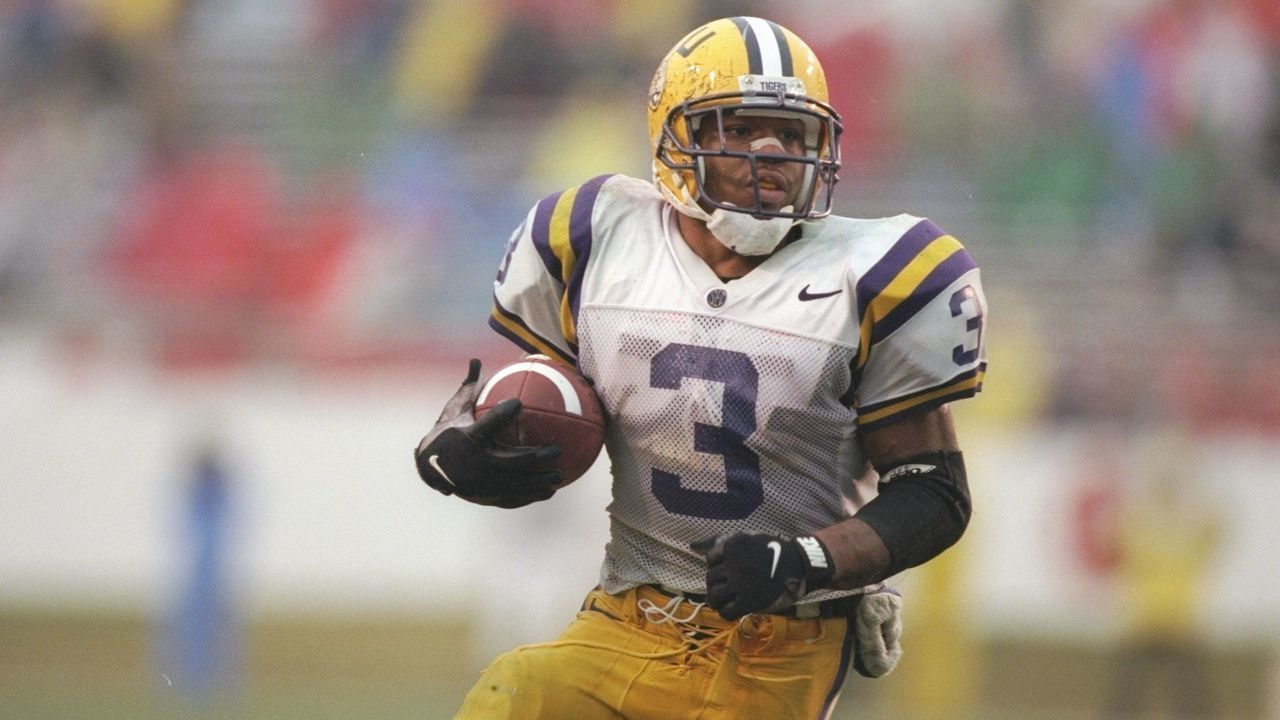 29 Nov 1996: Tailback Kevin Faulk of the Louisiana State Tigers runs down the field during a game against the Arkansas Razorbacks at War Memorial Stadium in Little Rock, Arkansas. Louisiana State won the game 17-7. Mandatory Credit: Andy Lyons/Allsport