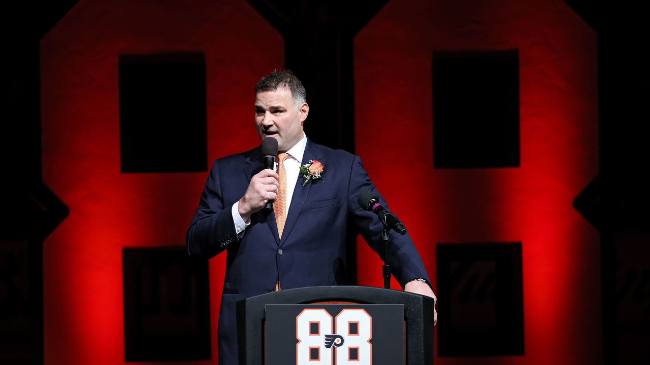 PHILADELPHIA, PA - JANUARY 18: NHL Hall of Famer and former Philadelphia Flyer Eric Lindros speaks to the crowd during his Jersey Retirement Night ceremony before the Toronto Maple Leafs play the Philadelphia Flyers at Wells Fargo Center on January 18, 2018 in Philadelphia, Pennsylvania.