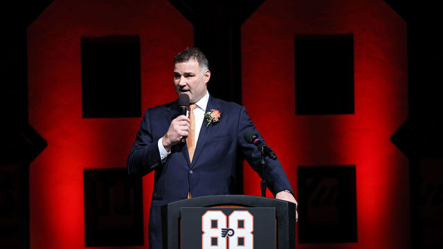 PHILADELPHIA, PA - JANUARY 18: NHL Hall of Famer and former Philadelphia Flyer Eric Lindros speaks to the crowd during his Jersey Retirement Night ceremony before the Toronto Maple Leafs play the Philadelphia Flyers at Wells Fargo Center on January 18, 2018 in Philadelphia, Pennsylvania.