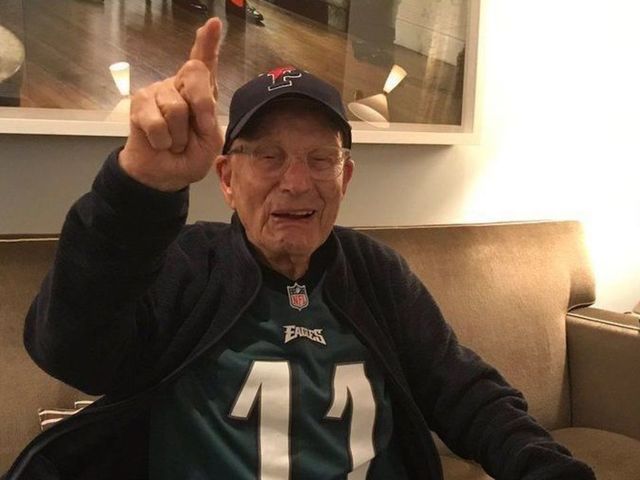Eagles invite 99-year-old fan to NFC Championship