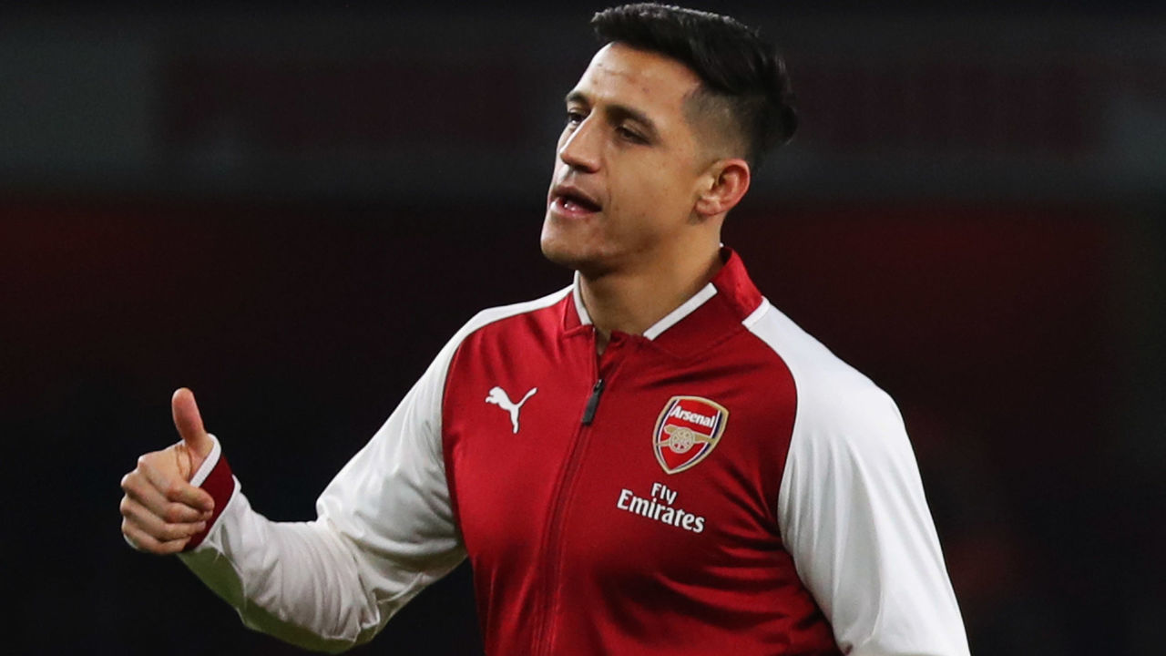 LONDON, ENGLAND - DECEMBER 22: Alexis Sanchez of Arsenal gives a thumbs up prior to the Premier League match between Arsenal and Liverpool at Emirates Stadium on December 22, 2017 in London, England.