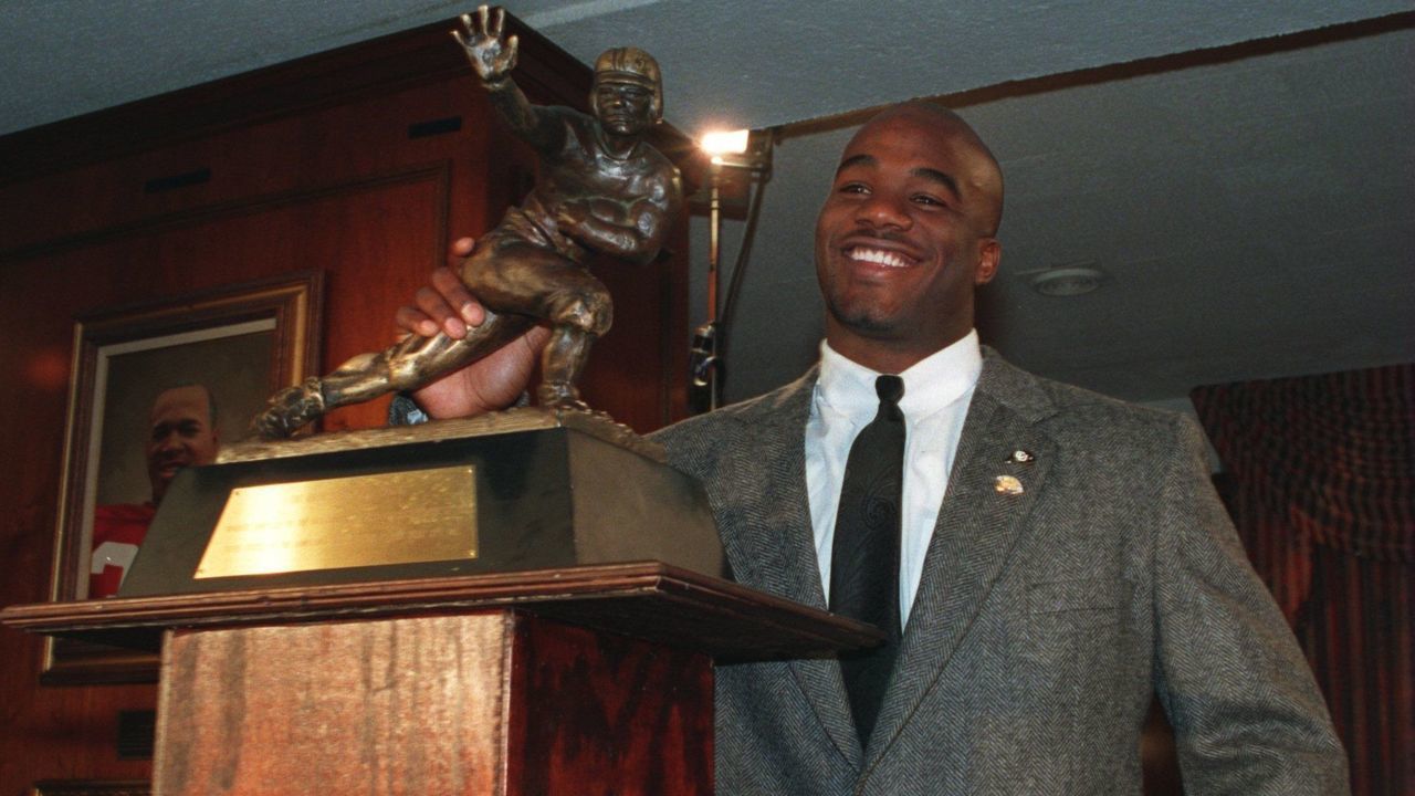 10 Dec 1994: COLORADO RUNNING BACK RASHAAN SALAAM WITH THE HEISMAN TROPHY AFTER BEING NAMED AS THE 60TH WINNER OF THE AWARD AT THE DOWNTOWN ATHLETIC CLUB IN NEW YORK CITY NEW YORK.