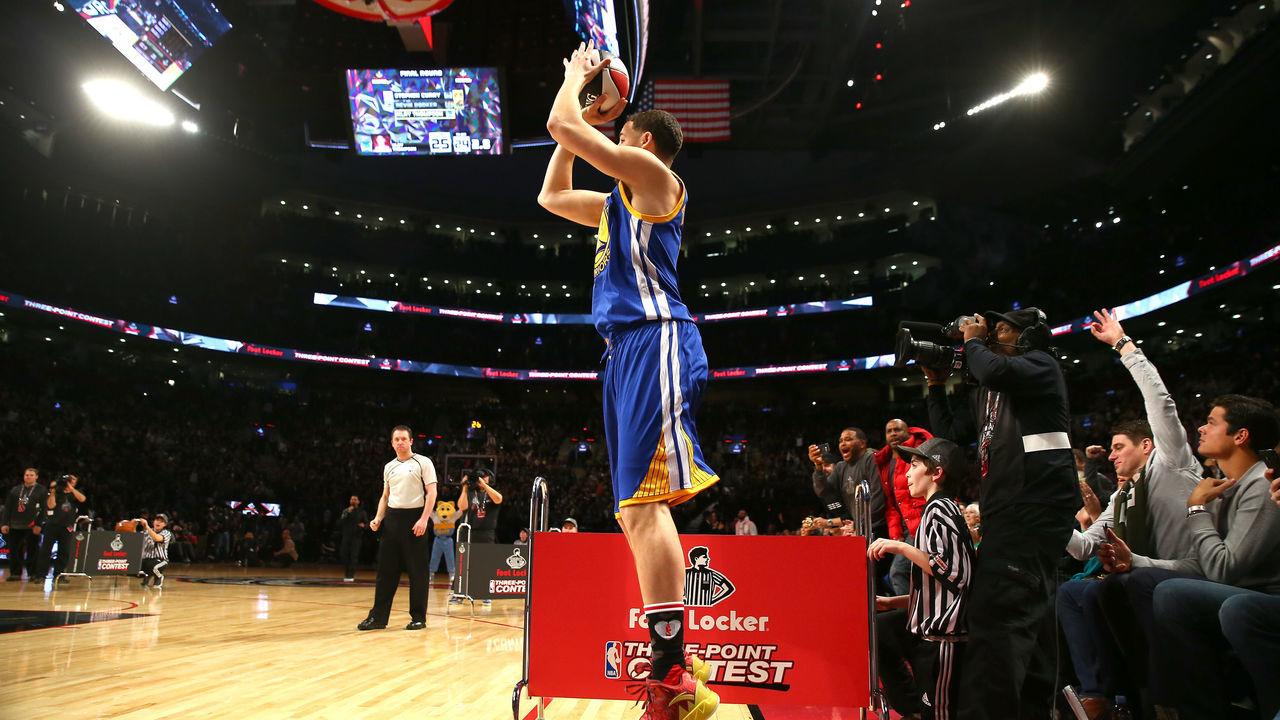 TORONTO, ON - FEBRUARY 13: Klay Thompson of the Golden State Warriors shoots in the Foot Locker Three-Point Contest during NBA All-Star Weekend 2016 at Air Canada Centre on February 13, 2016 in Toronto, Canada. NOTE TO USER: User expressly acknowledges and agrees that, by downloading and/or using this Photograph, user is consenting to the terms and conditions of the Getty Images License Agreement.