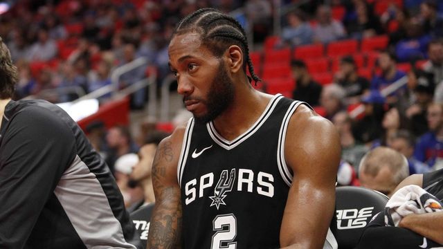Report: Spurs signaling they won't trade Kawhi; bond with Popovich still strong