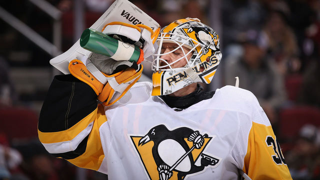 GLENDALE, AZ - DECEMBER 16: Goaltender Matt Murray #30 of the Pittsburgh Penguins drinks from a gatorade bottle during the NHL game against the Arizona Coyotes at Gila River Arena on December 16, 2017 in Glendale, Arizona. The Penguins defeated the Coyotes 4-2.