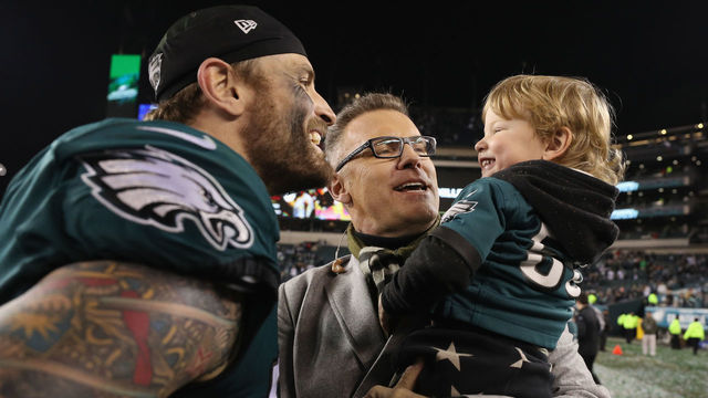 PHILADELPHIA, PA - JANUARY 21: Chris Long #56 of the Philadelphia Eagles celebrates with his son Waylon James Long and his father and former NFL player Howie Long after defeating the Minnesota Vikings in the NFC Championship game at Lincoln Financial Field on January 21, 2018 in Philadelphia, Pennsylvania. The Philadelphia Eagles defeated the Minnesota Vikings 38-7.