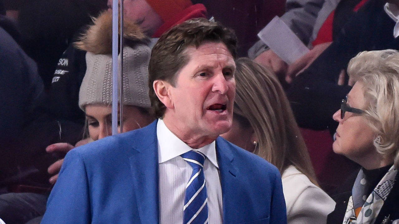 MONTREAL, QC - NOVEMBER 18: Head coach of the Toronto Maple Leafs Mike Babcock calls out instructions to his players against the Montreal Canadiens during the NHL game at the Bell Centre on November 18, 2017 in Montreal, Quebec, Canada. The Toronto Maple Leafs defeated the Montreal Canadiens 6-0.