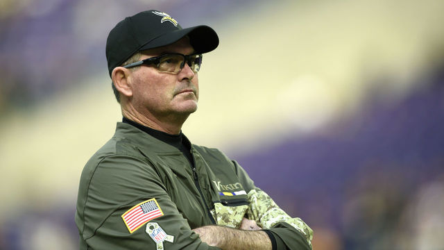 MINNEAPOLIS, MN - NOVEMBER 19: Minnesota Vikings head coach Mike Zimmer looks on during pregame warmups before facing the Los Angeles Rams on November 19, 2017 at U.S. Bank Stadium in Minneapolis, Minnesota.