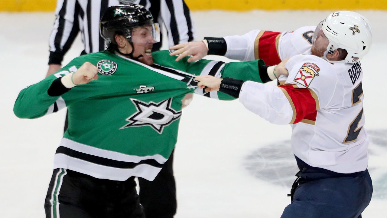 DALLAS, TX - JANUARY 23: Brett Ritchie #25 of the Dallas Stars fights with Connor Brickley #23 of the Florida Panthers in the third period at American Airlines Center on January 23, 2018 in Dallas, Texas.
