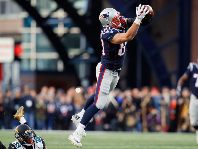 FOXBOROUGH, MA - JANUARY 21: Rob Gronkowski #87 of the New England Patriots catches a pass before an injury in the second quarter during the AFC Championship Game against the Jacksonville Jaguars at Gillette Stadium on January 21, 2018 in Foxborough, Massachusetts.