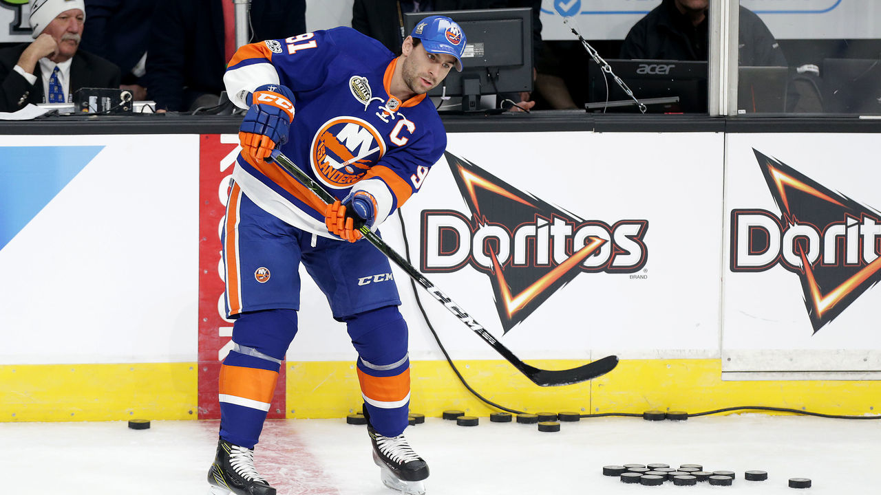 LOS ANGELES, CA - JANUARY 28: John Tavares #91 of the New York Islanders competes in the Gatorade NHL Skills Challenge Relay during the 2017 Coors Light NHL All-Star Skills Competition as part of the 2017 NHL All-Star Weekend at STAPLES Center on January 28, 2017 in Los Angeles, California.