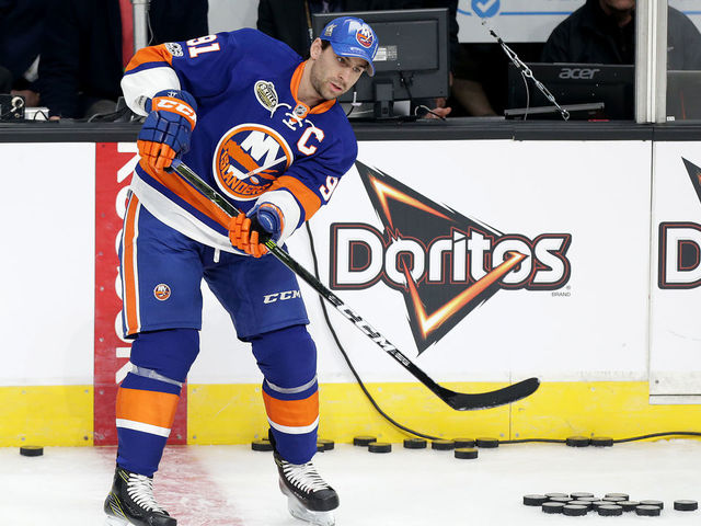 LOS ANGELES, CA - JANUARY 28: John Tavares #91 of the New York Islanders competes in the Gatorade NHL Skills Challenge Relay during the 2017 Coors Light NHL All-Star Skills Competition as part of the 2017 NHL All-Star Weekend at STAPLES Center on January 28, 2017 in Los Angeles, California.