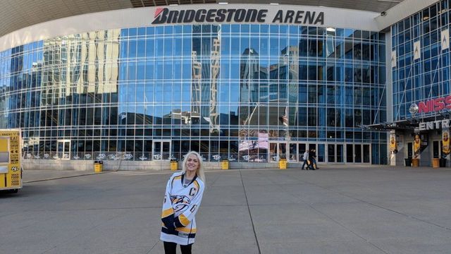 Fan mistakingly flies to Nashville for Predators away game